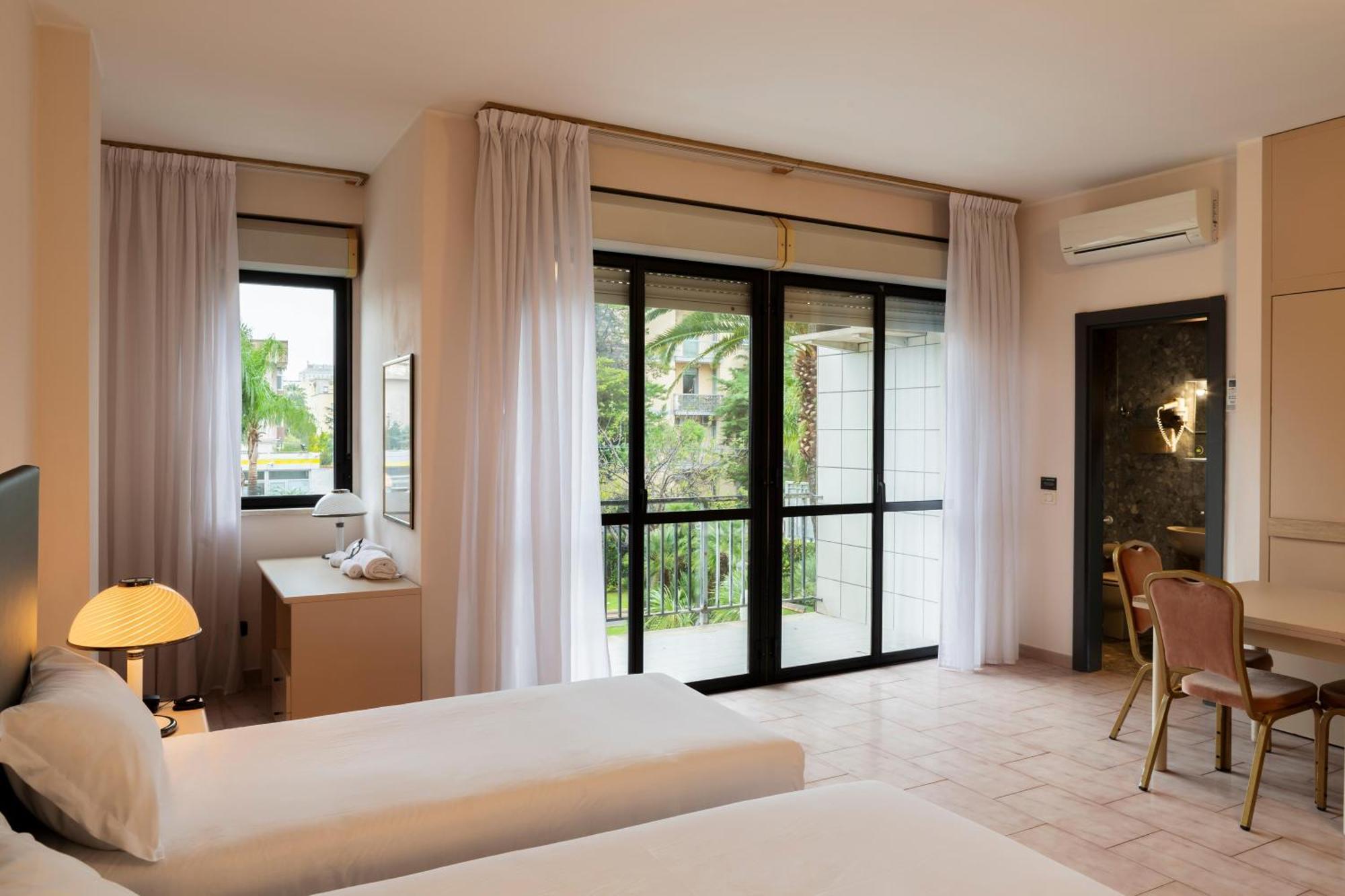 B&B Hotel Bari Rondo Екстериор снимка